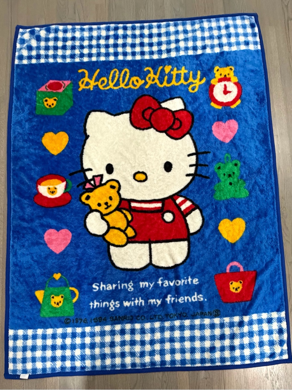 Vintage 90’s Sanrio HELLO KITTY Plush Acrylic Blanket Tokyo Japan